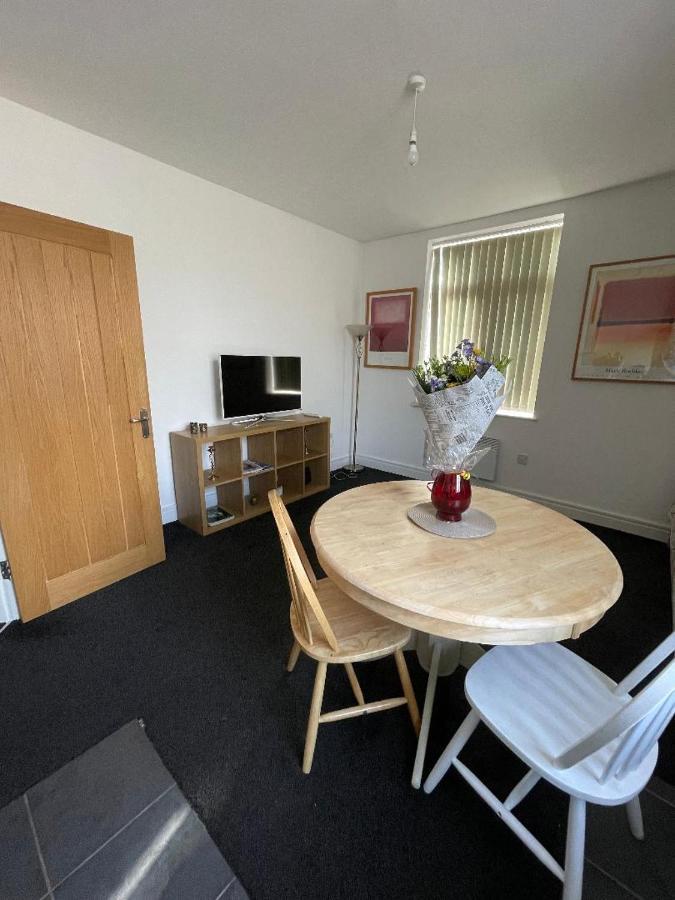 2 Bedroom Apartment In Кидерминстър Екстериор снимка